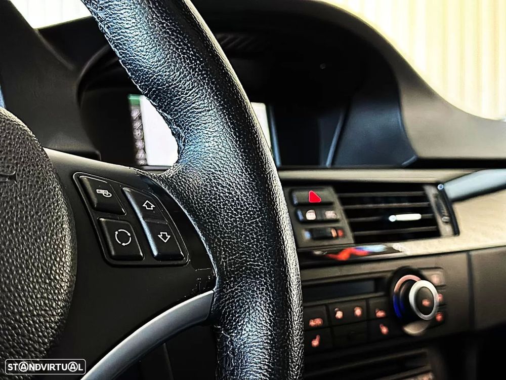 BMW 318 d Touring Navigation - 23