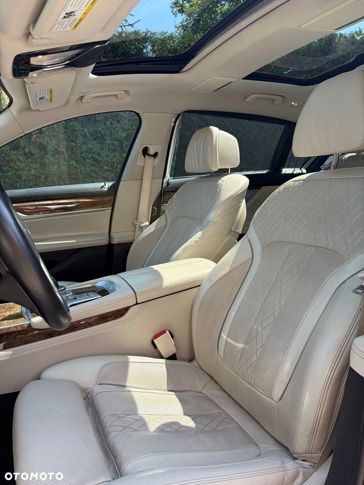 BMW Seria 7 740Li - 12
