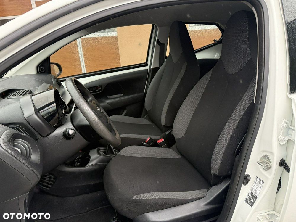 Toyota Aygo x - 16