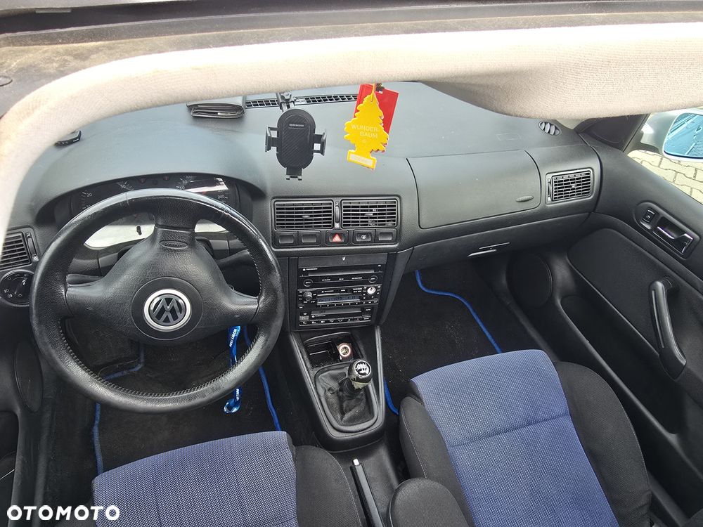 Volkswagen Golf - 3