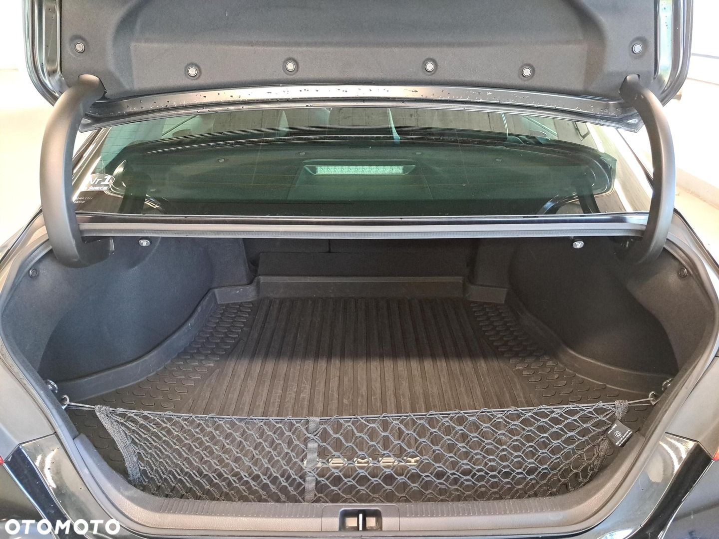 Toyota Camry - 12