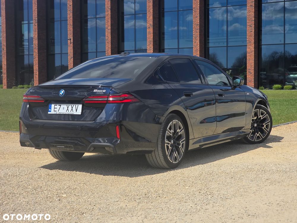BMW Seria 5 550e xDrive PHEV M Sport - 11