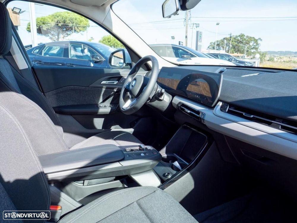 BMW iX1 eDrive20 - 19