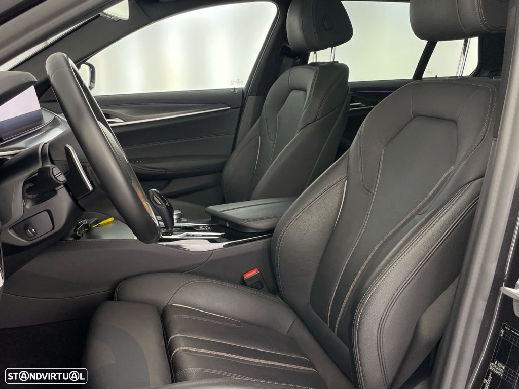 BMW 520 e Pack M - 19