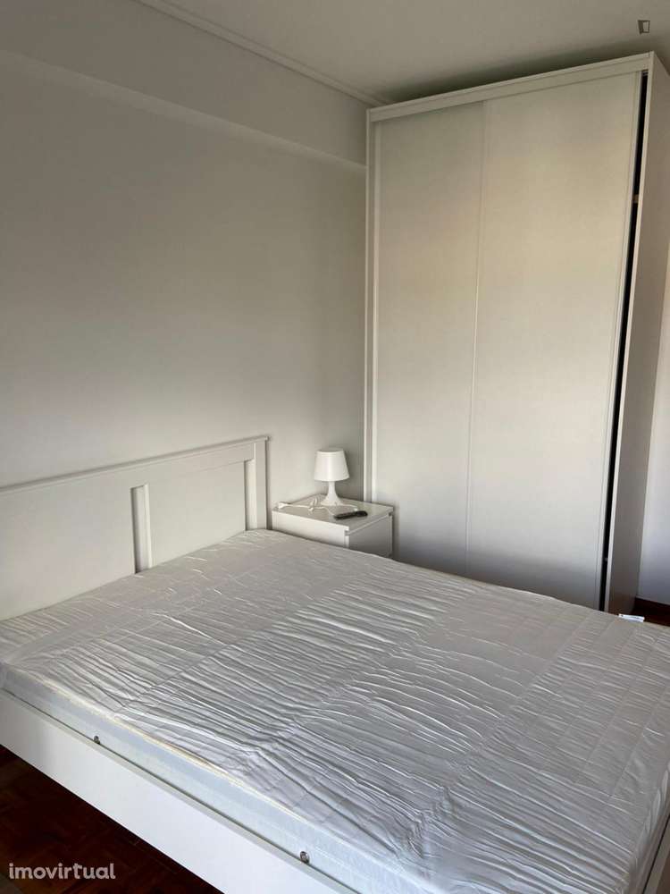 Quarto - localizado em Coimbra - Grande imagem: 4/13