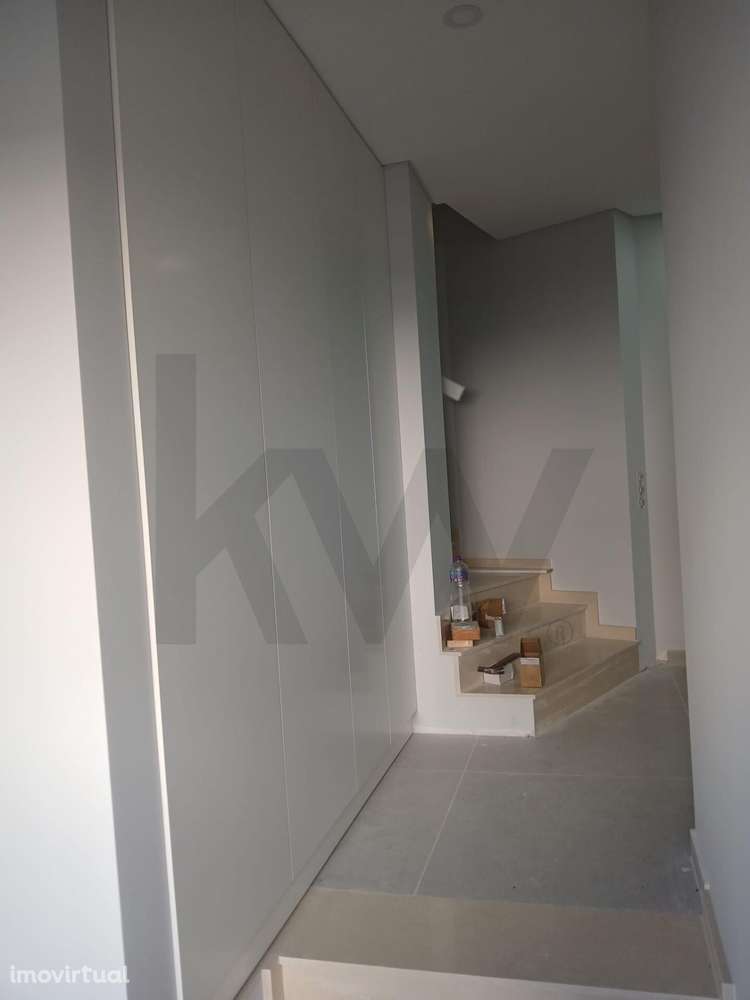 Moradia T3 | Nova | Garagem | Terraço | Alto Rodes - Faro - Grande imagem: 5/51