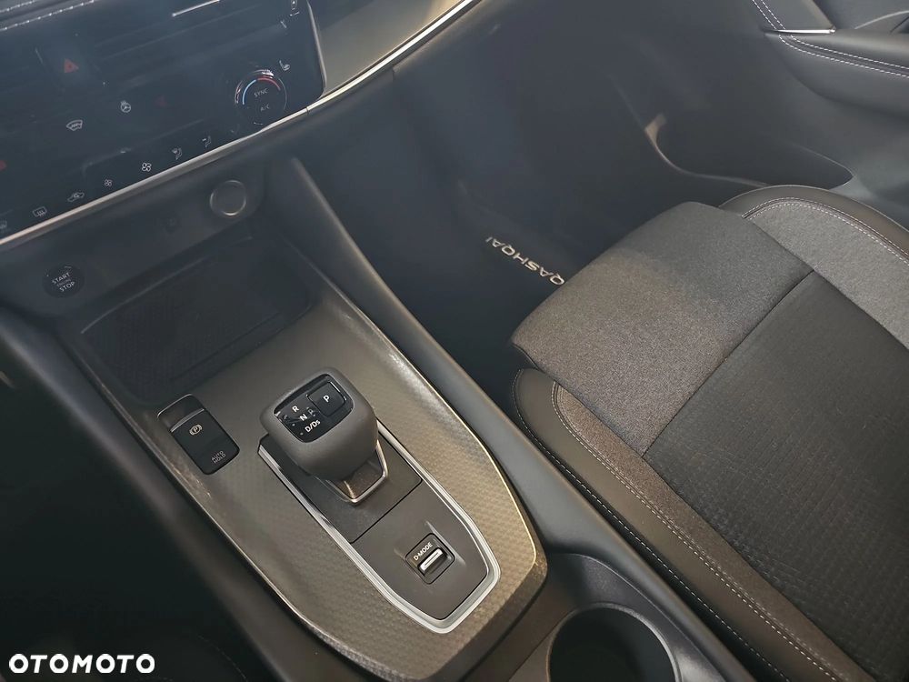 Nissan Qashqai 1.3 DIG-T MHEV N-Connecta Xtronic - 17