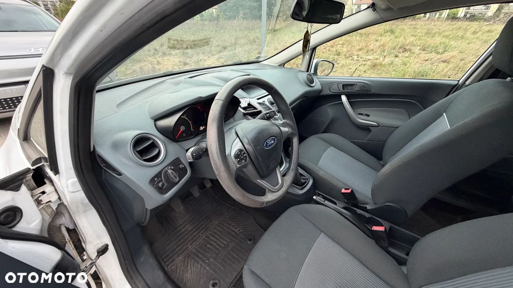 Ford Fiesta 1.4 TDCi Ambiente - 11