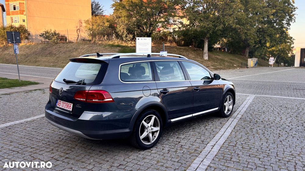 Volkswagen Passat - 4