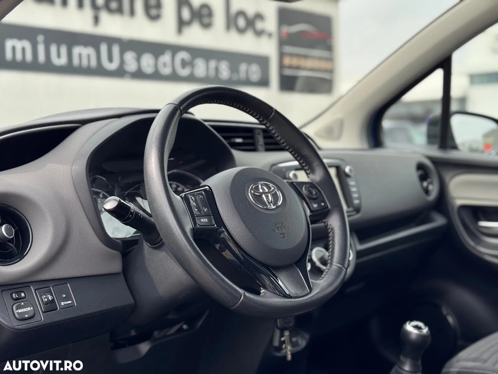 Toyota Yaris 1.0 L Eco - 12