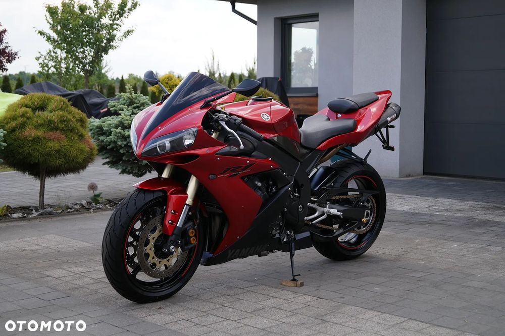 Yamaha R1 - 3