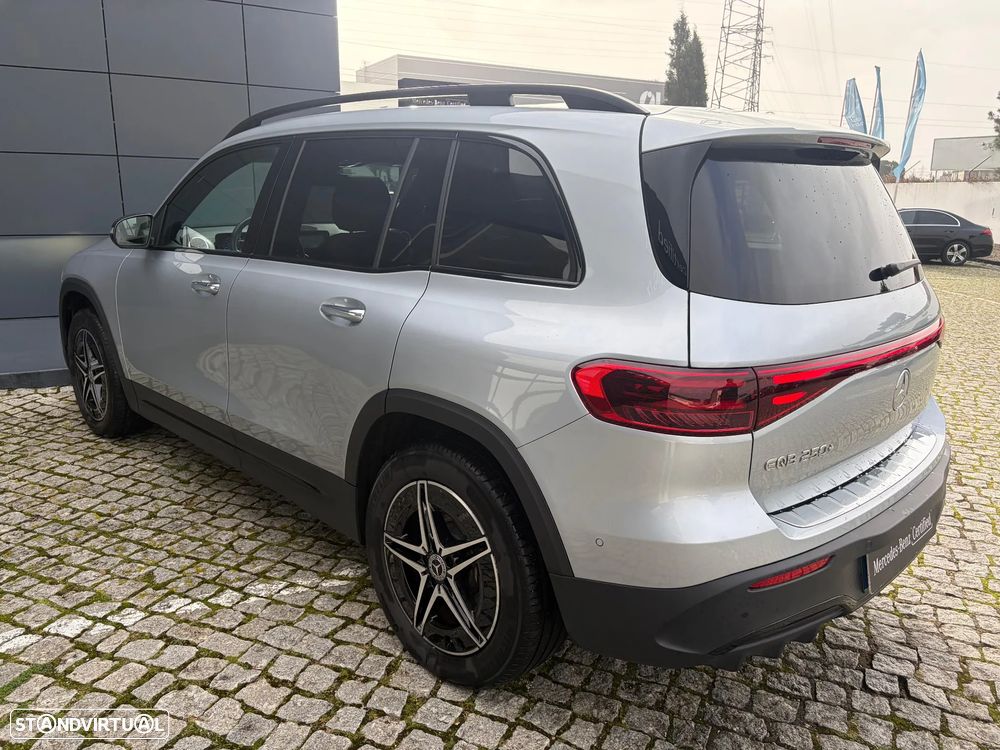 Mercedes-Benz EQB 250+ AMG Line - 11
