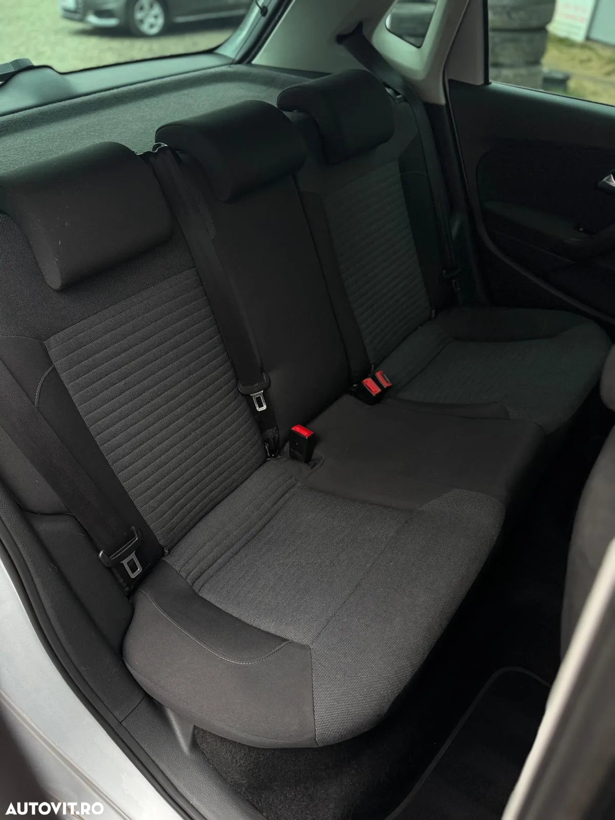 Volkswagen Polo 1.6 TDI DSG Comfortline - 24