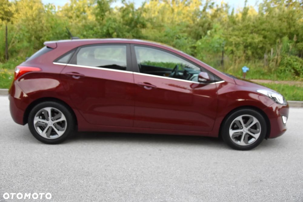 Hyundai i30 blue 1.4 YES Gold - 12