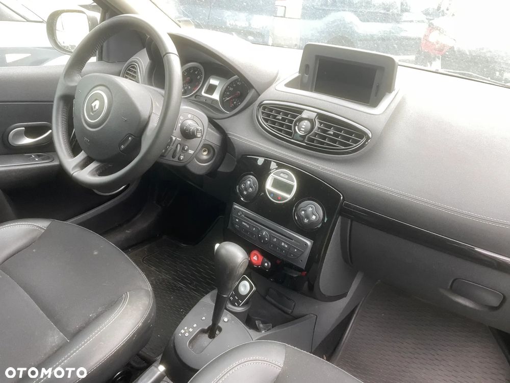 Renault Clio - 8