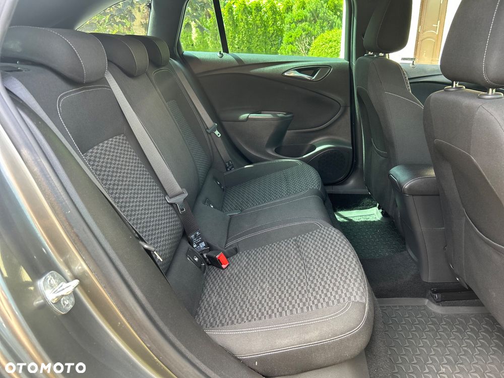 Opel Astra 1.6 CDTI Dynamic S&S - 24