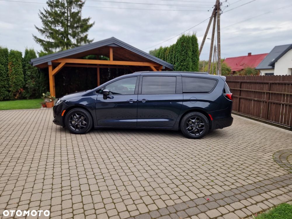 Chrysler Pacifica - 21