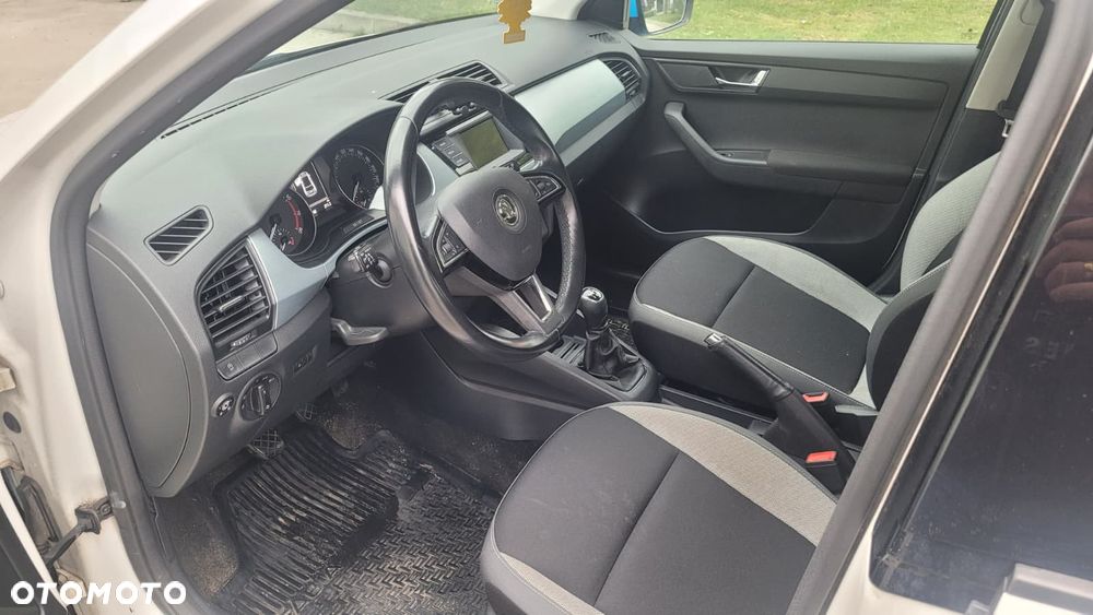 Skoda Fabia - 11