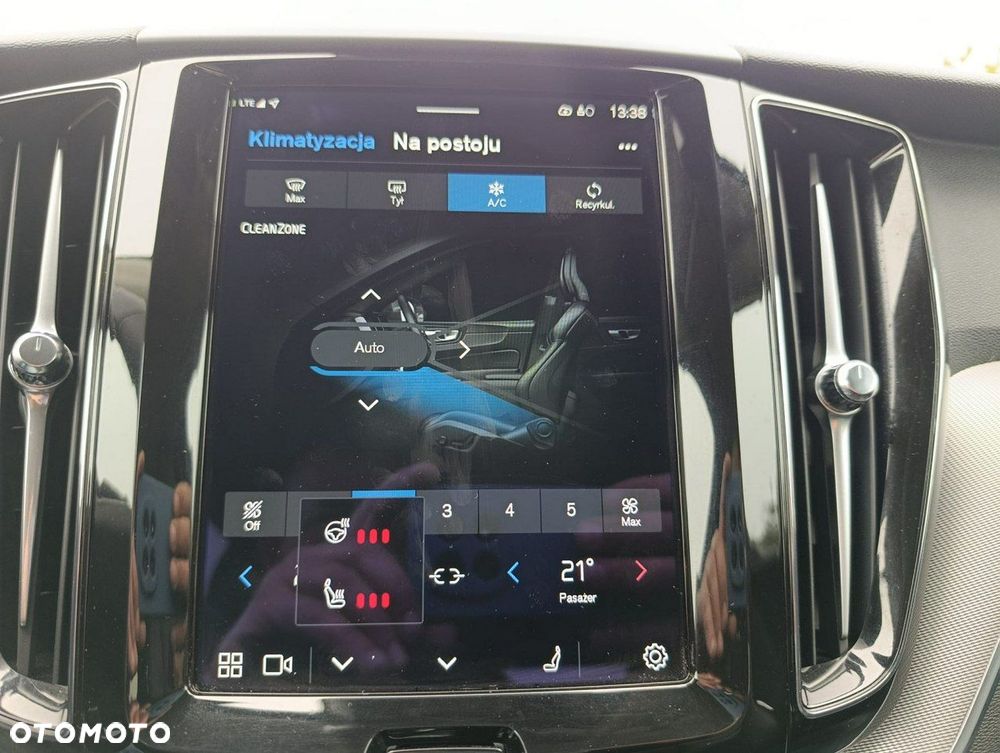 Volvo XC 60 B4 B Plus Dark - 10