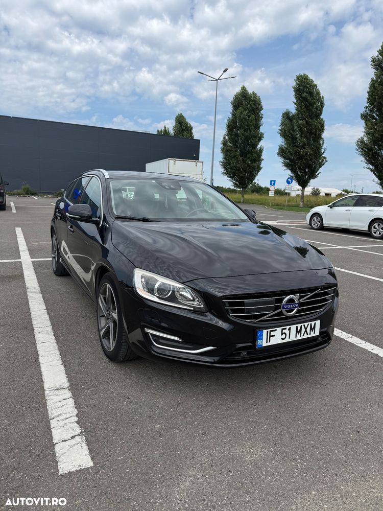 Volvo V60 D6 Plug-In-Hybrid AWD Geartronic Momentum - 2