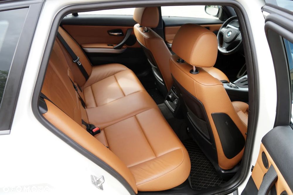 BMW Seria 3 330d DPF Edition Sport - 19