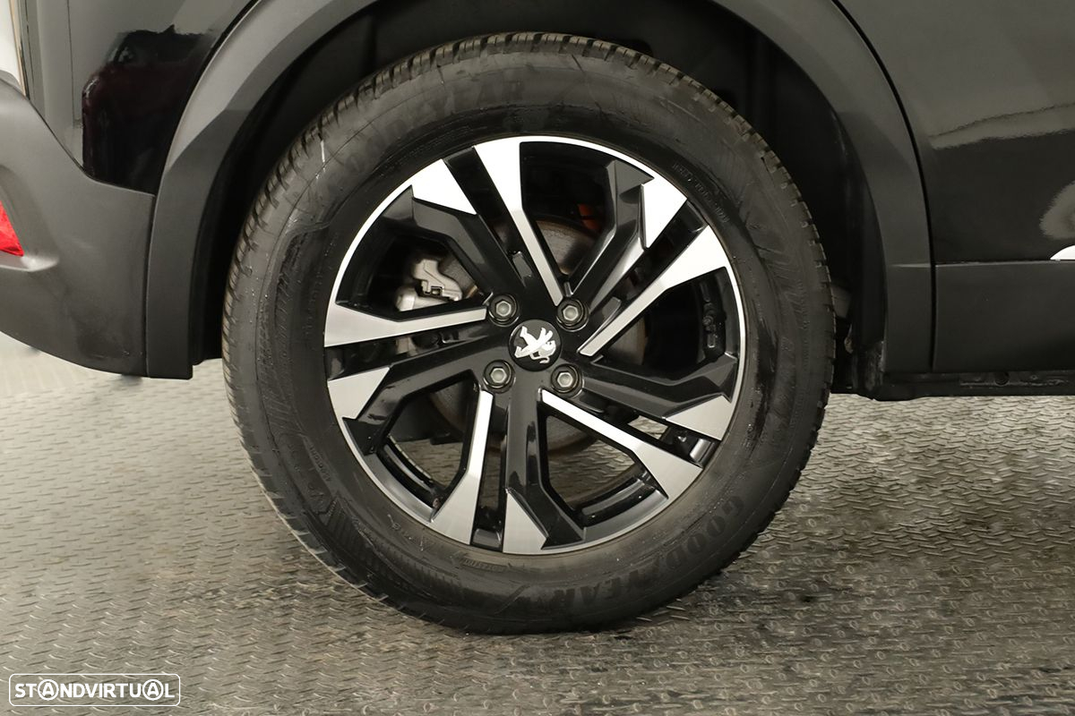 Peugeot e-2008 50 kWh GT - 5