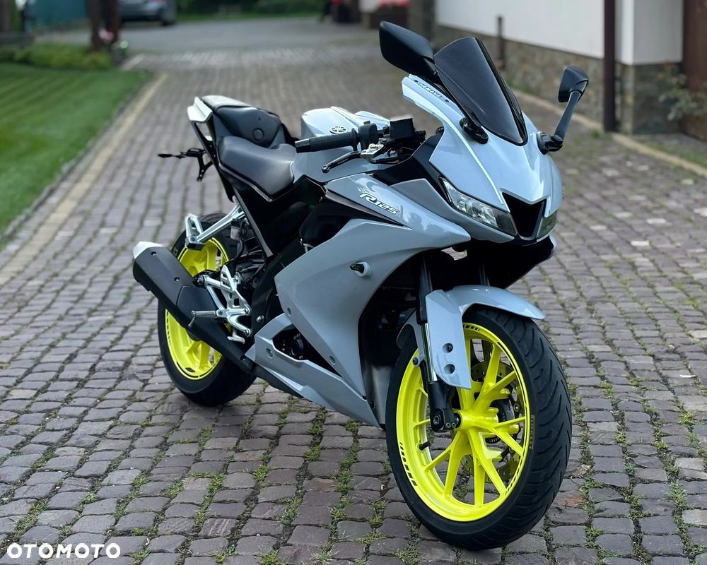 Yamaha YZF - 1