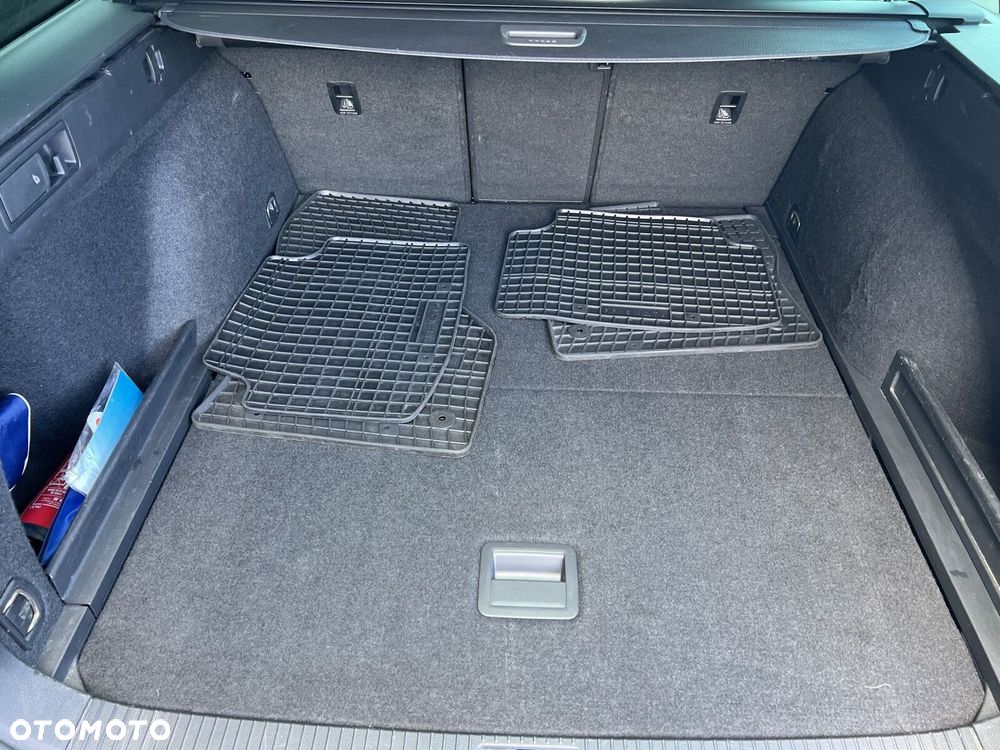Volkswagen Passat Variant - 28