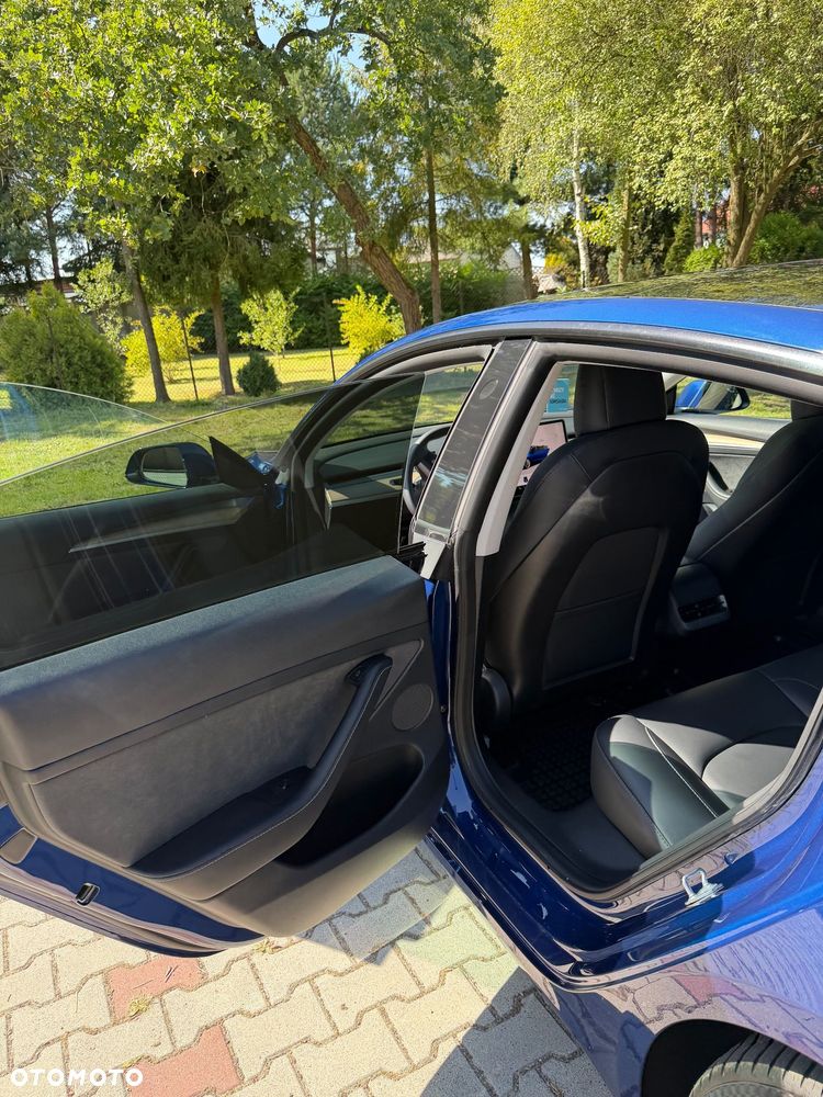 Tesla Model 3 - 9