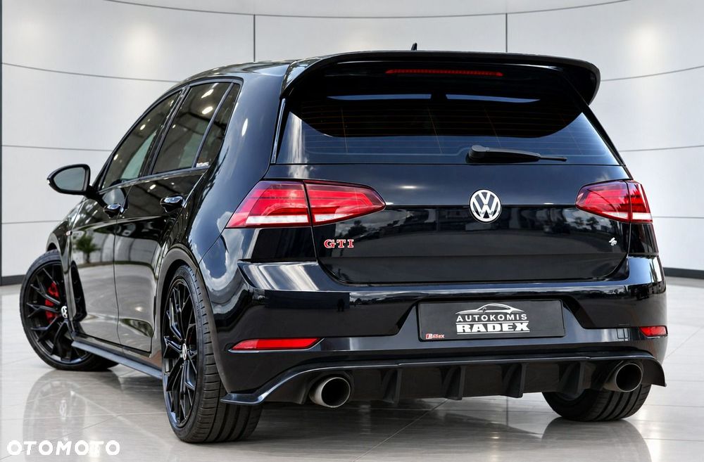 Volkswagen Golf - 30