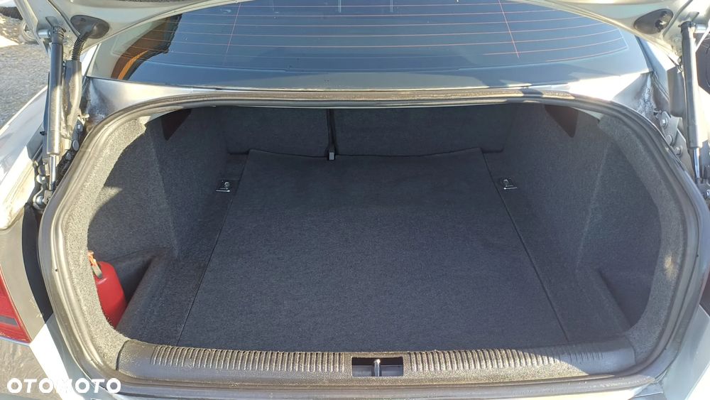 Audi A4 Limousine - 15
