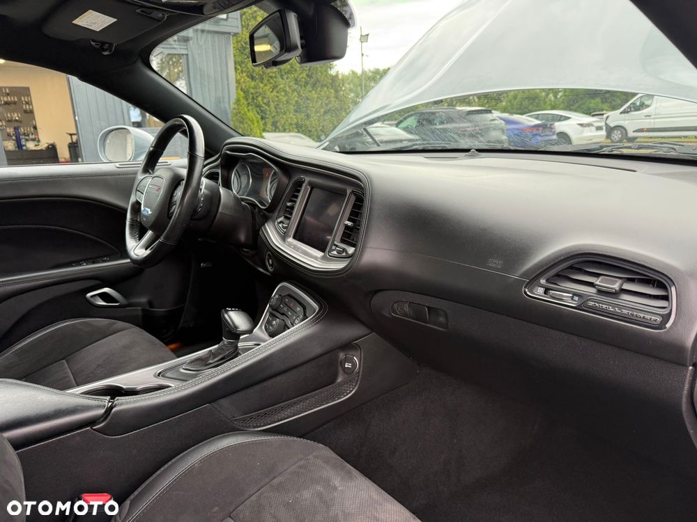 Dodge Challenger 5.7 R/T - 17