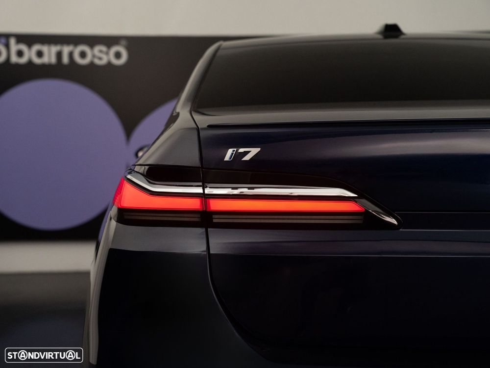 BMW i7 xDrive60 Pack Desportivo M - 12