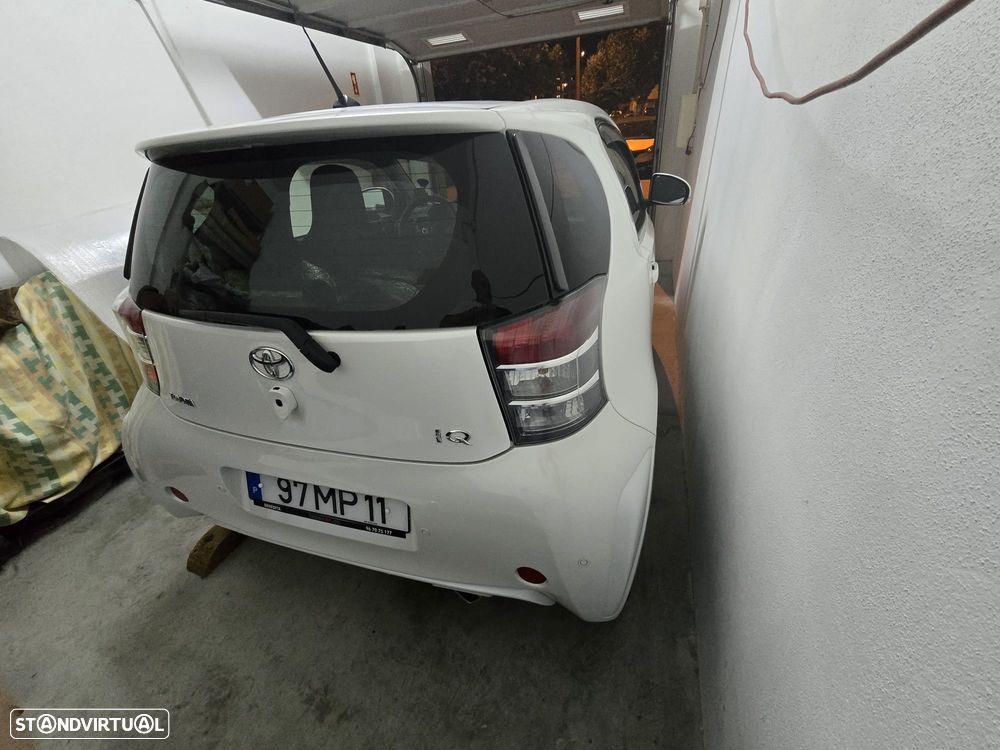 Toyota iQ 1.4 D-4D 2 - 11
