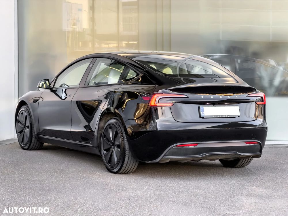 Tesla Model 3 RWD - 4