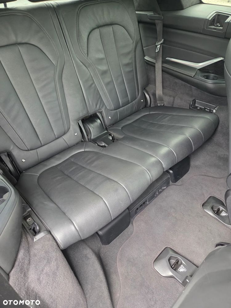 BMW X7 M50i - 12