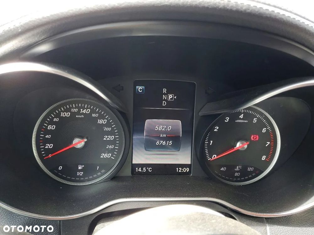 Mercedes-Benz Klasa C 300 9G-TRONIC AMG Line - 11