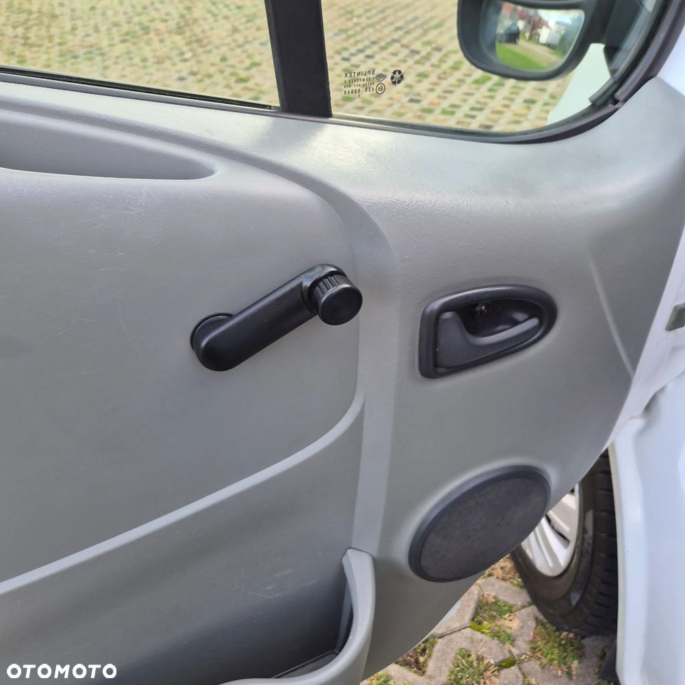 Renault Trafic - 18