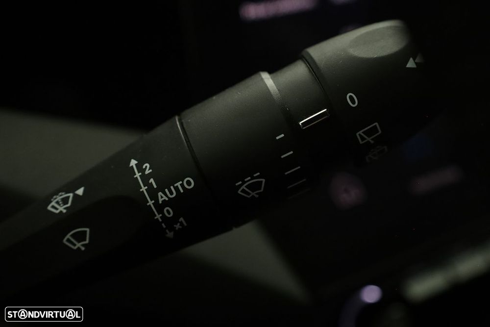 Peugeot 308 1.6 Hybrid Allure Pack e-EAT8 - 18