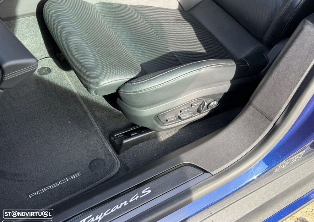 Porsche Taycan 4S - 10