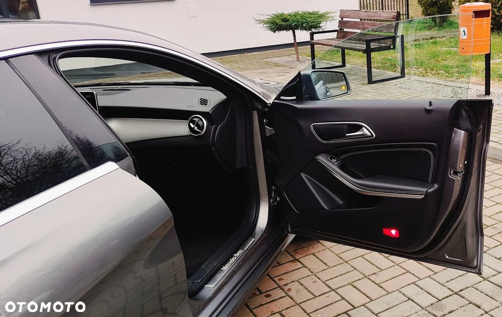 Mercedes-Benz CLA - 12