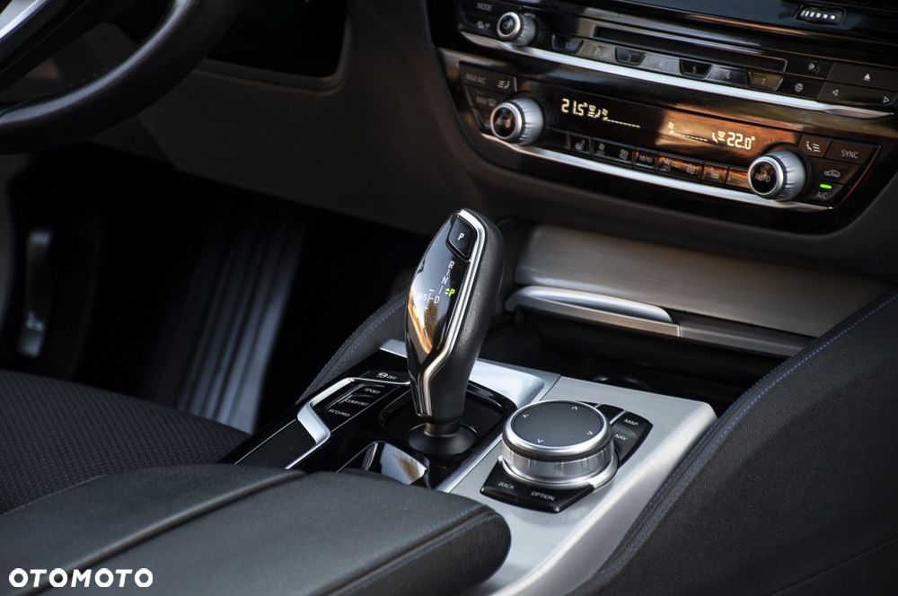 BMW Seria 5 520d Luxury Line sport - 17