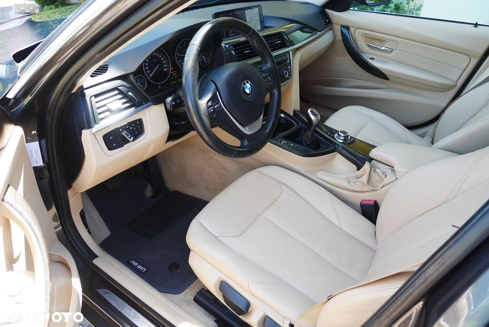 BMW Seria 3 318d Luxury Line - 16
