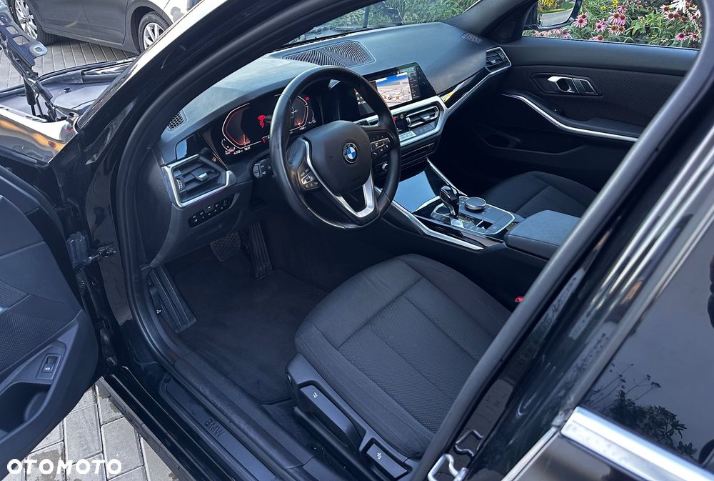 BMW Seria 3 318d MHEV Sport Line - 25
