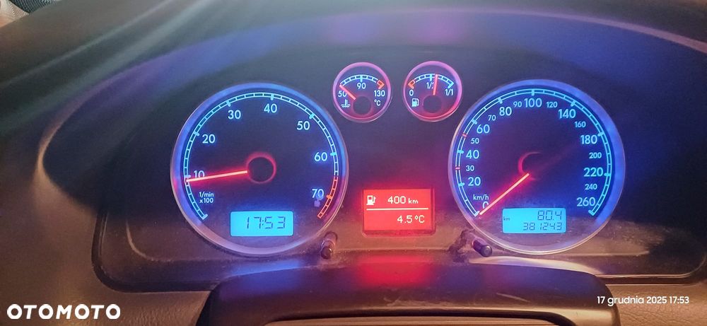 Volkswagen Passat 1.6 - 8