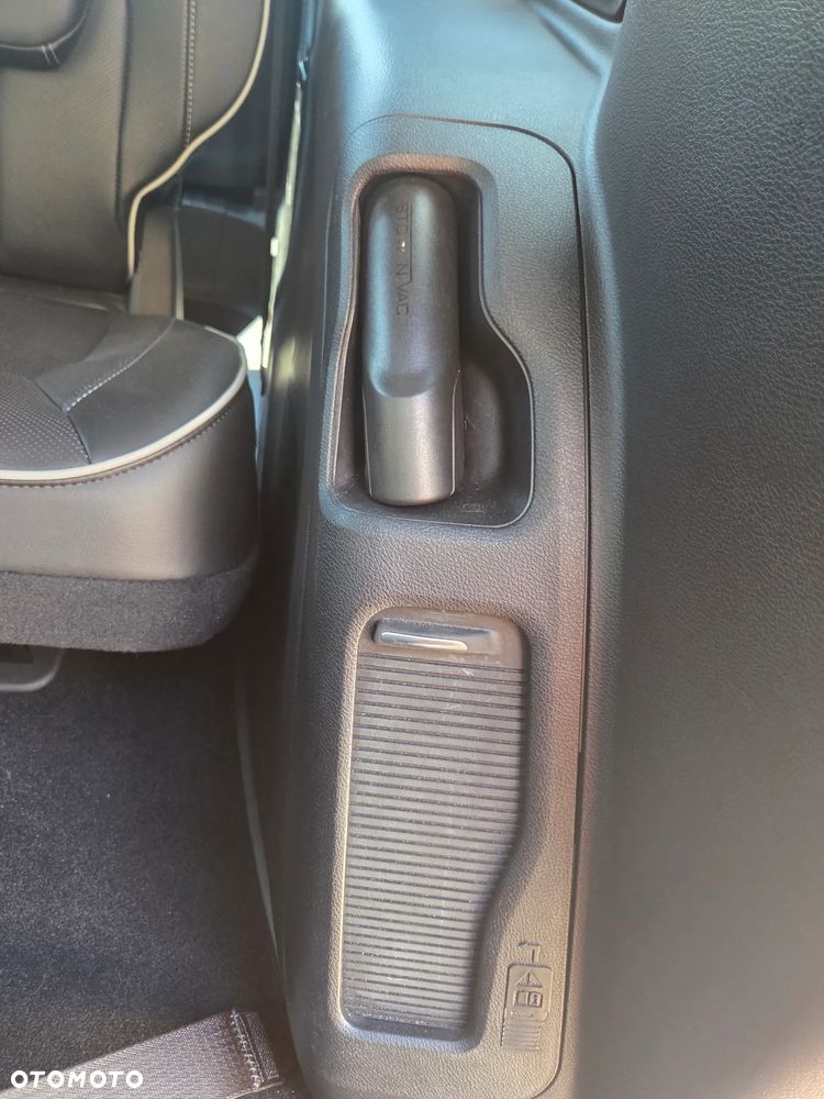 Chrysler Pacifica - 24