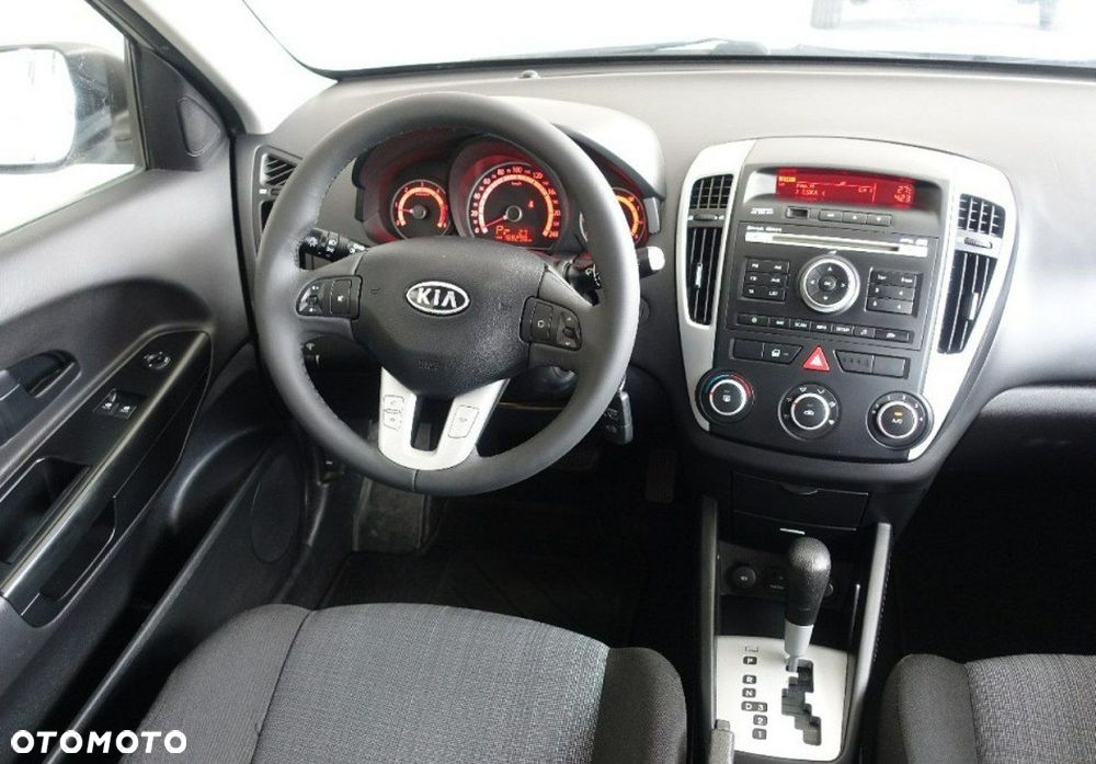 Kia Ceed - 22