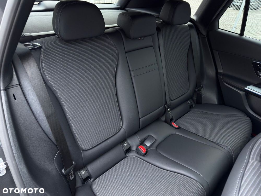 Mercedes-Benz GLC - 28