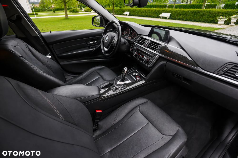 BMW Seria 3 320d xDrive Sport-Aut Luxury Line - 14
