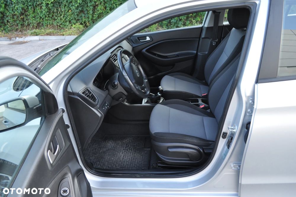 Hyundai i20 - 12